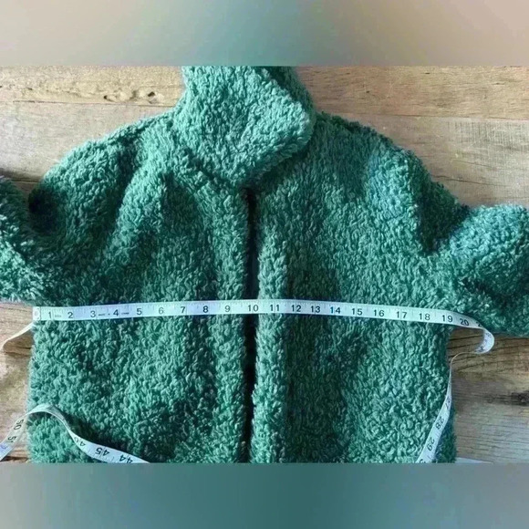NEW BLANK NYC Faux Fur/Shearling Cropped Jacket~ Green Lights ~ Small 🧸 - Picture 5 of 9